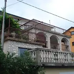Gesamte Mit Terrasse Und Meerblick By Interhome سيبينج كرومبوتسكي