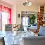 Gesamte Mit Terrasse Und Meerblick By Interhome *