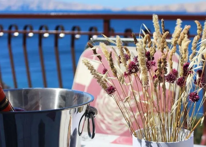 Apartman Gesamte Mit Terrasse Und Meerblick By Interhome