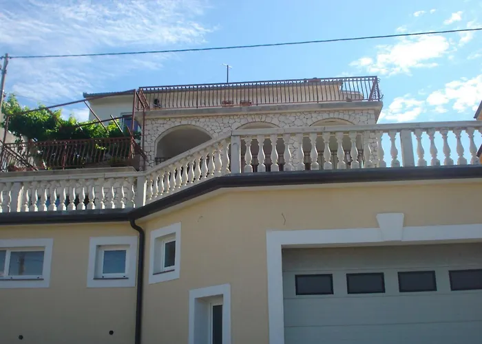 Gesamte Mit Terrasse Und Meerblick By Interhome *
