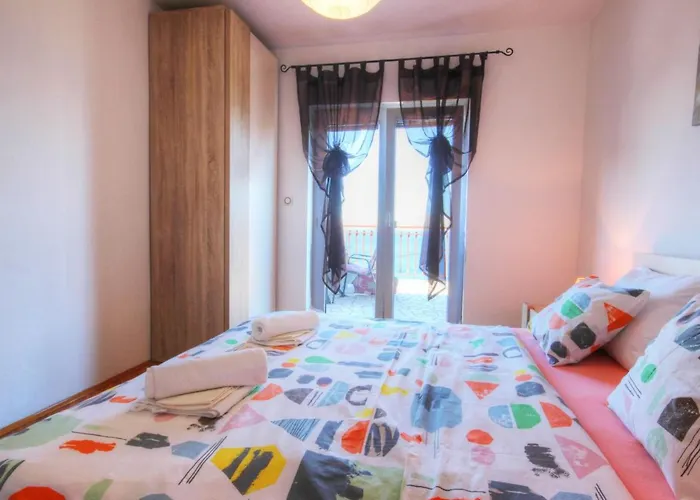 Apartman Gesamte Mit Terrasse Und Meerblick By Interhome Sibinj Krmpotski