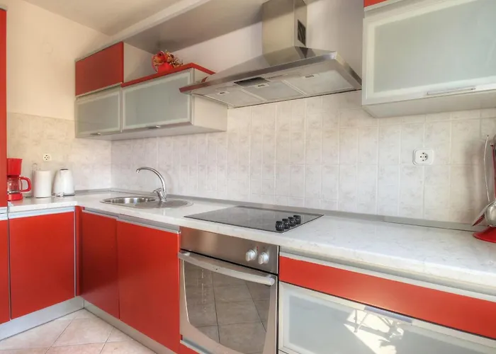 Gesamte Mit Terrasse Und Meerblick By Interhome سيبينج كرومبوتسكي