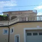 Gesamte Mit Terrasse Und Meerblick By Interhome *