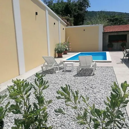 Lejlighed Gesamte Mit Terrasse Und Meerblick By Interhome