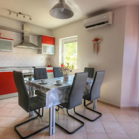 Apartmán Gesamte Mit Terrasse Und Meerblick By Interhome *