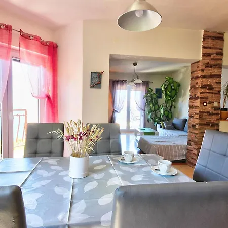Gesamte Mit Terrasse Und Meerblick By Interhome *