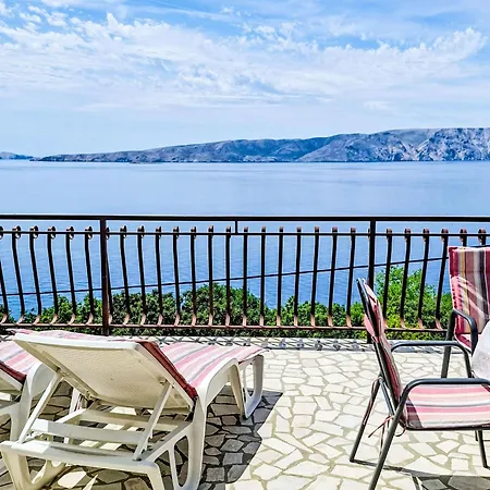 Gesamte Mit Terrasse Und Meerblick By Interhome Sibinj Krmpotski