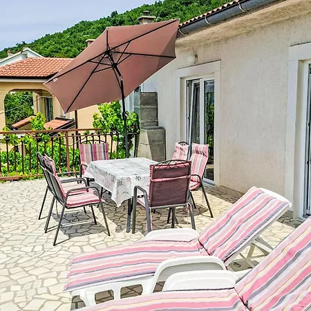Gesamte Mit Terrasse Und Meerblick By Interhome * Sibinj Krmpotski