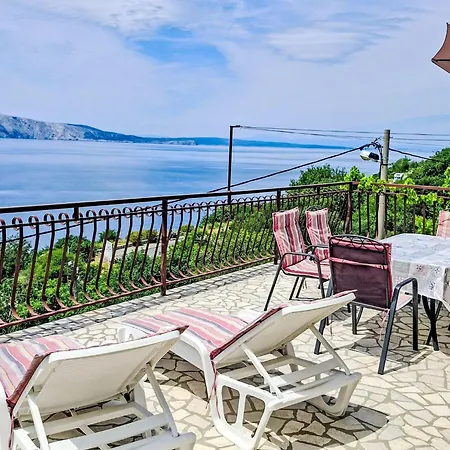 Gesamte Mit Terrasse Und Meerblick By Interhome Sibinj Krmpotski