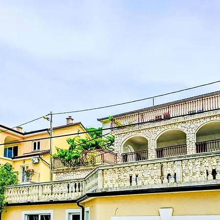Gesamte Mit Terrasse Und Meerblick By Interhome Sibinj Krmpotski