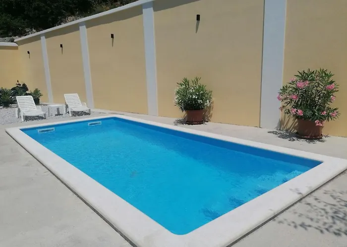 Gesamte Mit Terrasse Und Meerblick By Interhome *